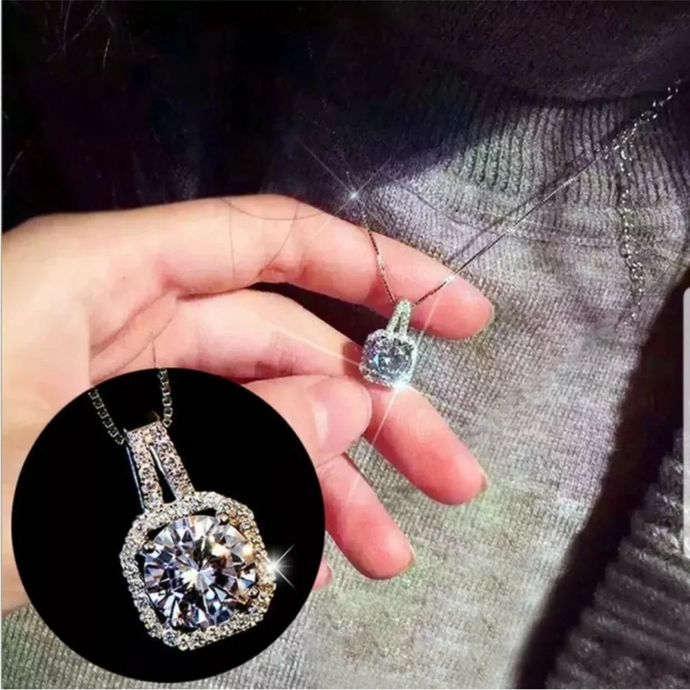 New Silver women halo diamond pendant necklace - Picture 4 of 6